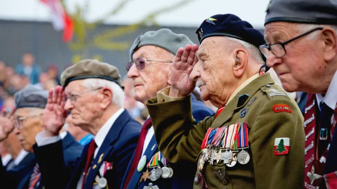 Veteráni vzpomínají na rekordní výsadkovou akci ze září 1944