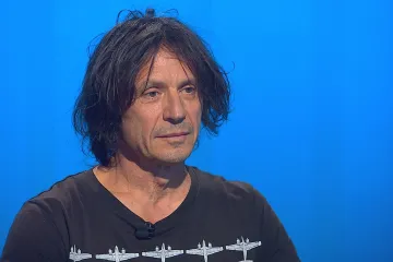 Naši profesoři byli mistři, i Knížák. Dnes se učí kvůli platu, kritizuje David Černý