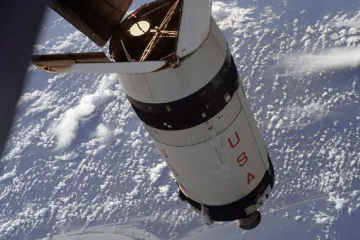 Mise Apollo oslavovaly boha Slunce, člověka ale donesly na Měsíc