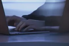 Kvůli on-line vydírání spáchal chlapec sebevraždu, jeho rodiče teď šíří osvětu