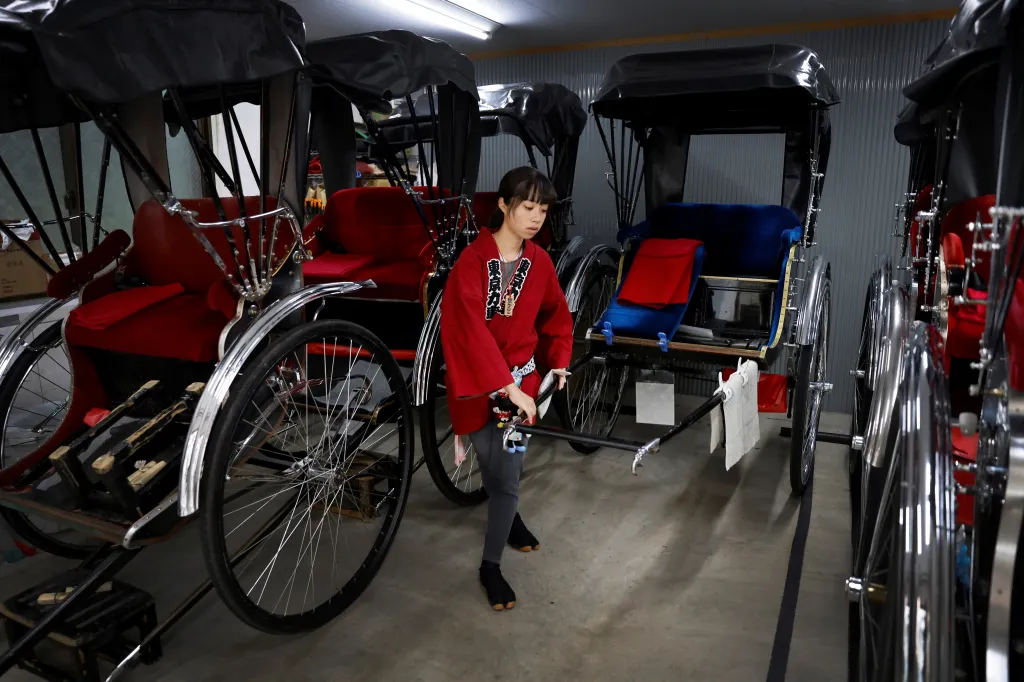 Jednadvacetiletá Yuka Akimotová do Tokijské rikši nastoupila před dvěma lety