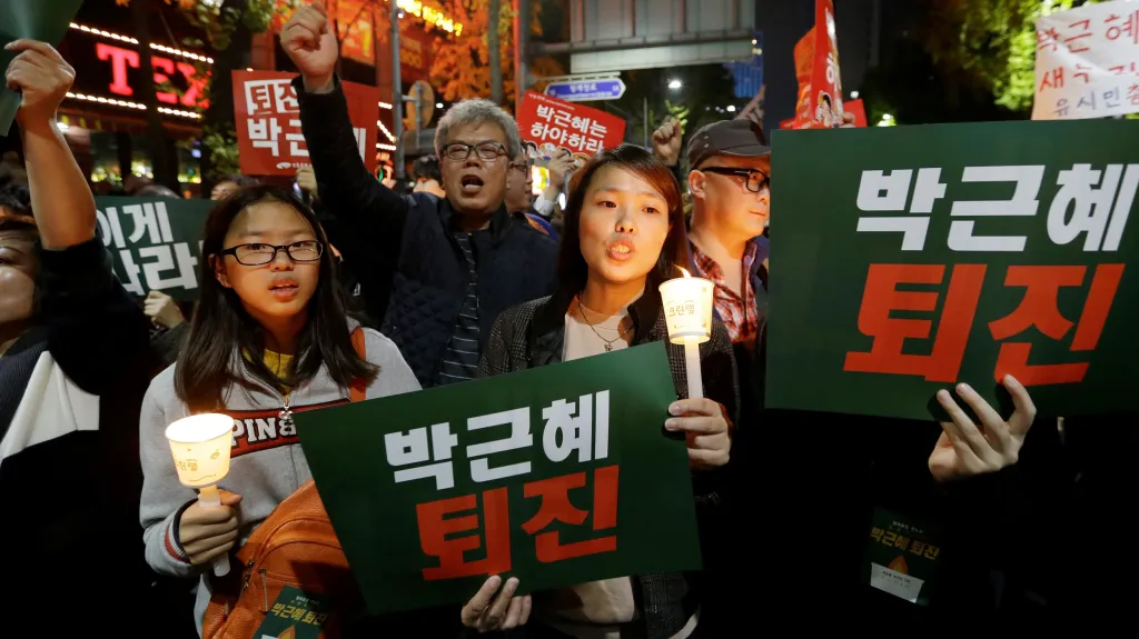 Protest proti jihokorejské prezidentce v ulicích metropole Soulu