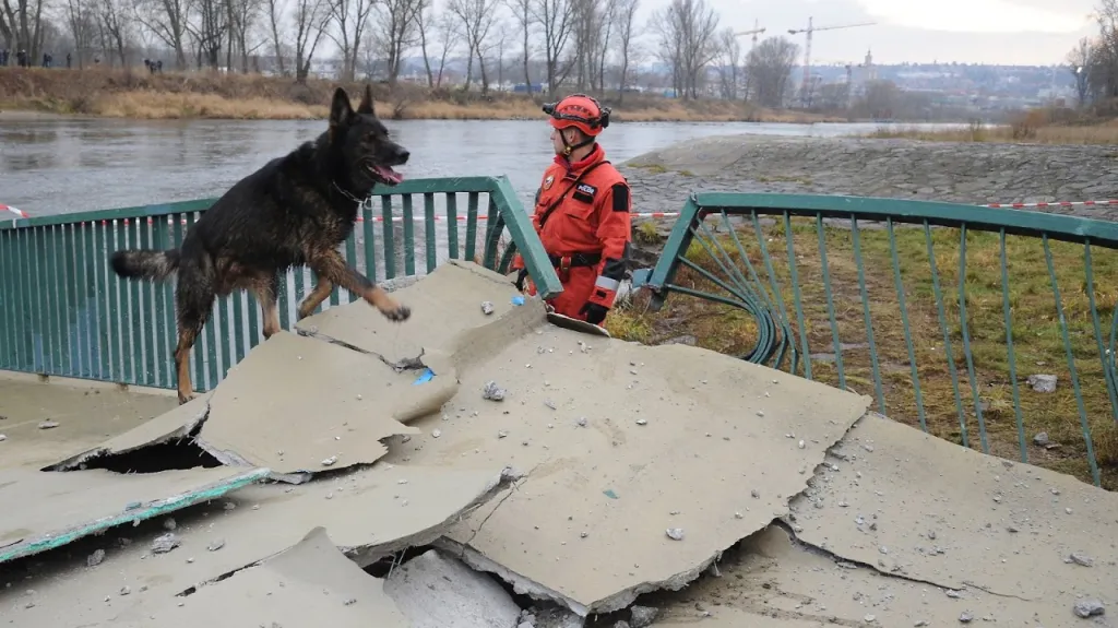 Zřícení Trojské lávky