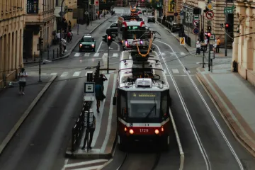 Brněnský dopravní podnik zakázal hudbu v kabině řidičů. Odboráři chtějí nařízení zvrátit