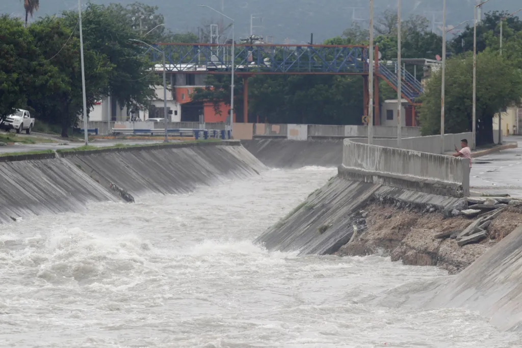 Hurikán Hanna zasáhl Texas a část Mexika