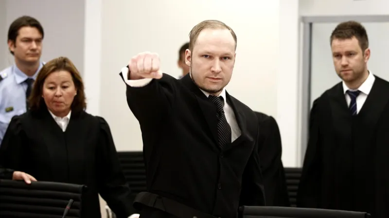 Anders Behring Breivik u soudu