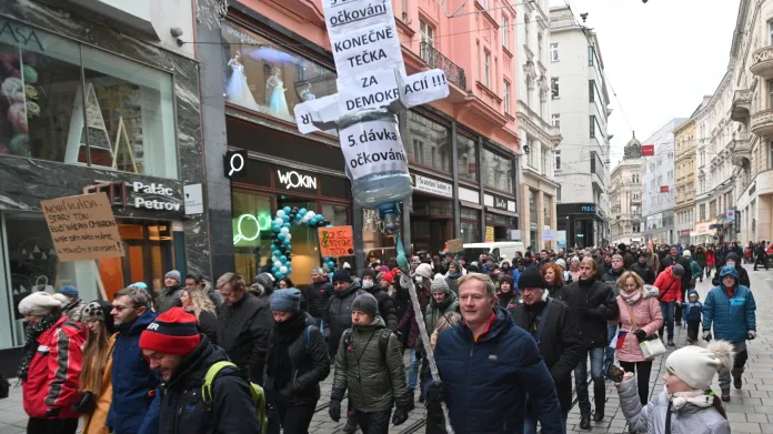 Protest proti povinnému očkování v Brně