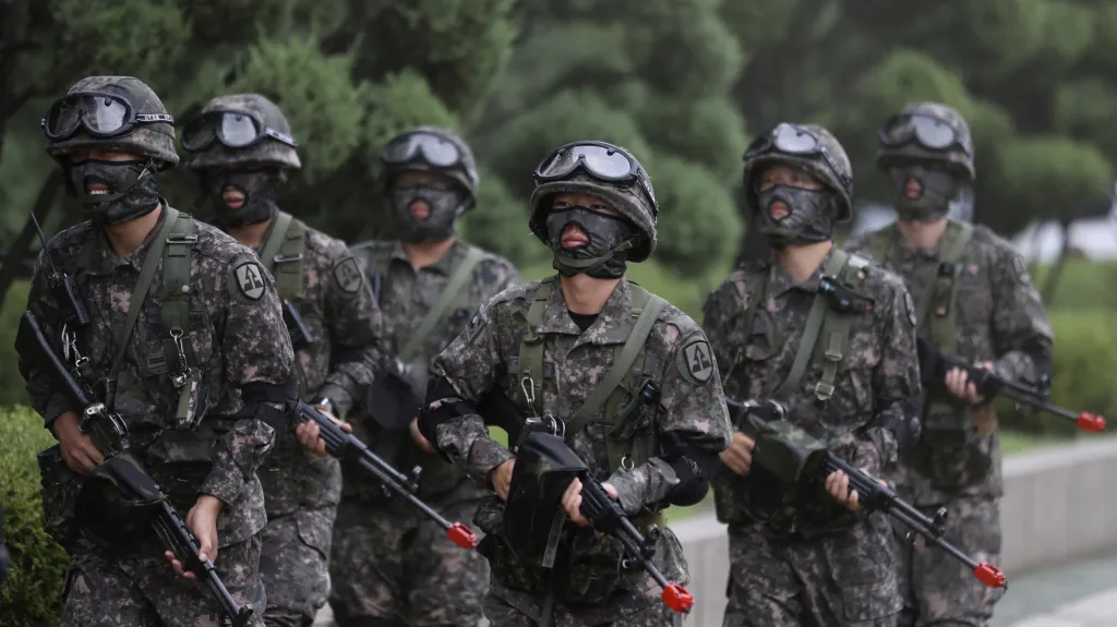 Vojáci jihokorejské armády na cvičení
