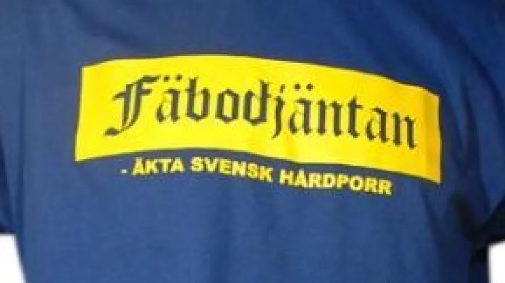 Tričko s nápisem \"Hříšnice - pravé švédské hardcore porno\"