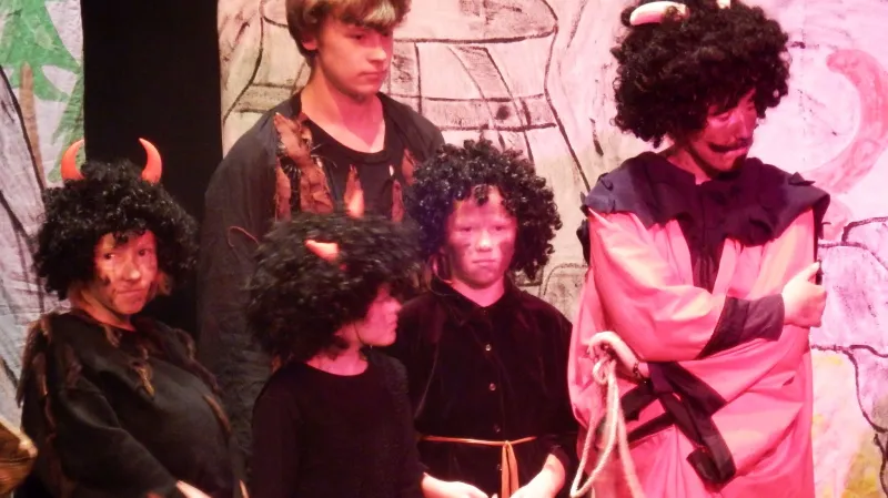 Divadelní představení žáků ZŠ a MŠ Teplýšovice a ZŠ a MŠ Chotýšany