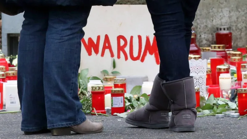 Pietní místo před gymnáziem v německém Halternu am See