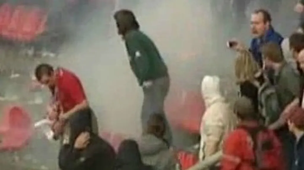 Násilí na fotbalovém stadionu