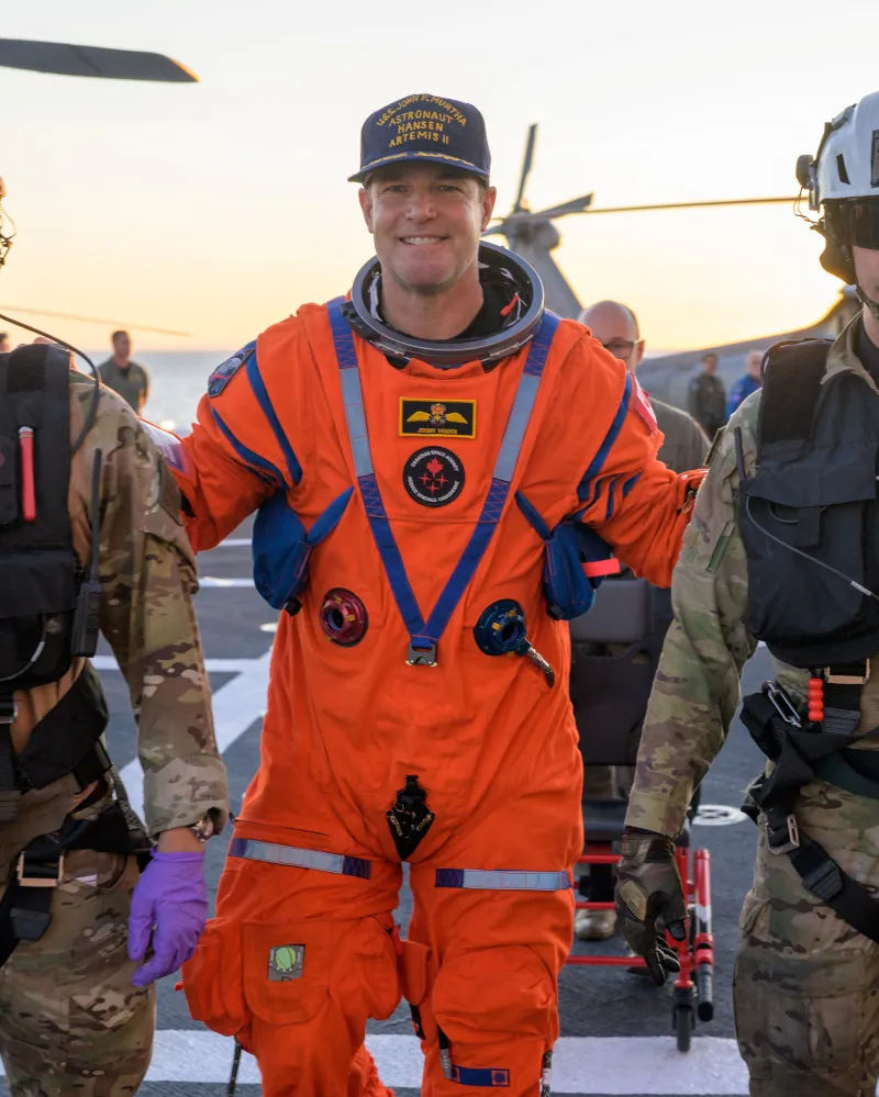 Artemis II se vrátila na Zemi. Přistání do oceánu proběhlo úspěšně