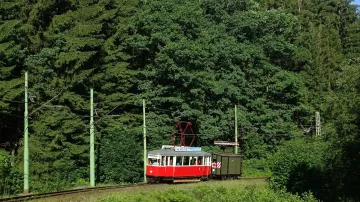 Historické tramvaje na trati mezi Libercem a Jabloncem