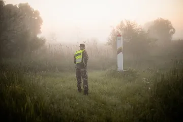 Litva bude navzdory novému migračnímu paktu EU dál vytlačovat migranty od hranic s Běloruskem