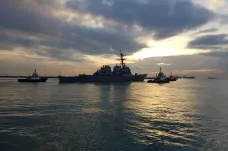 Americký torpédoborec vplul do ruských vod, tvrdí Moskva. Nejsou vaše, kontrují USA