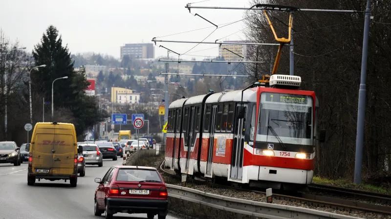 Kvůli rozšíření se mají tramvajové koleje přesunout do tunelu