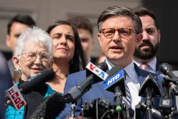 Šílenství musí skončit, řekl Johnson. Studenti podporující Palestince nesouhlasili