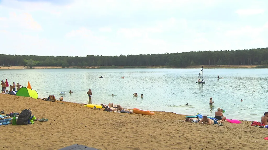 Jezero Lhota
