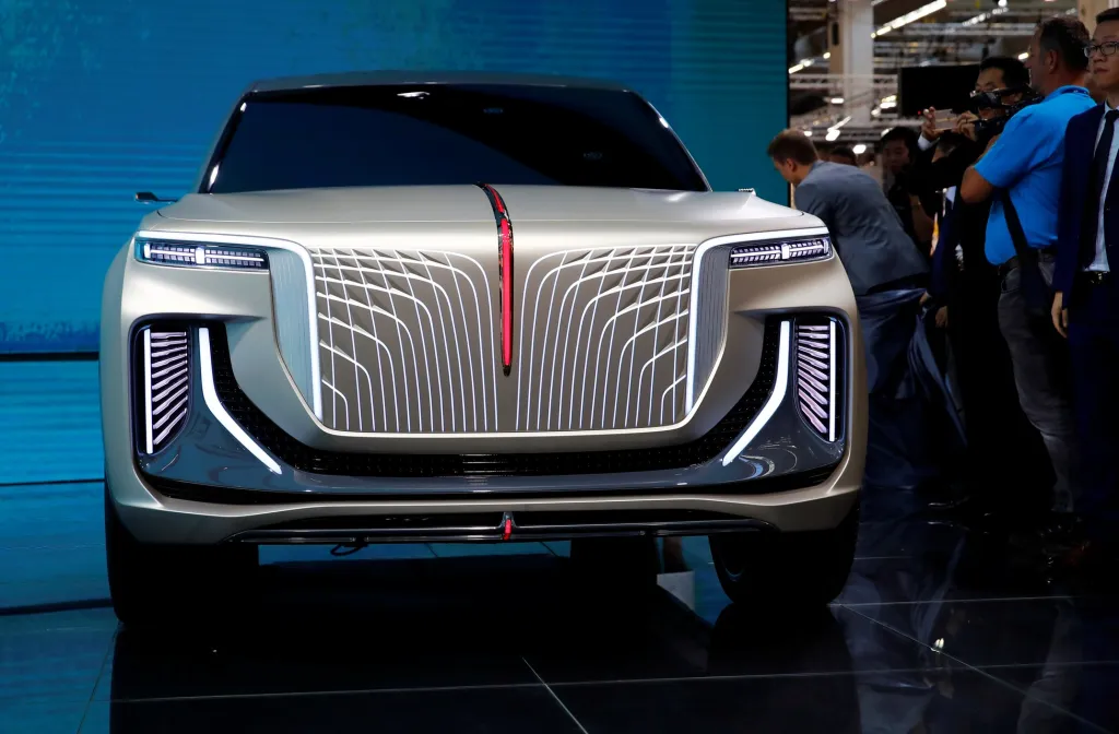 Sci-fi SUV Hongqi předvedl na frankfurtském autosalonu čínský výrobce luxusních  vozů FAW Car Company