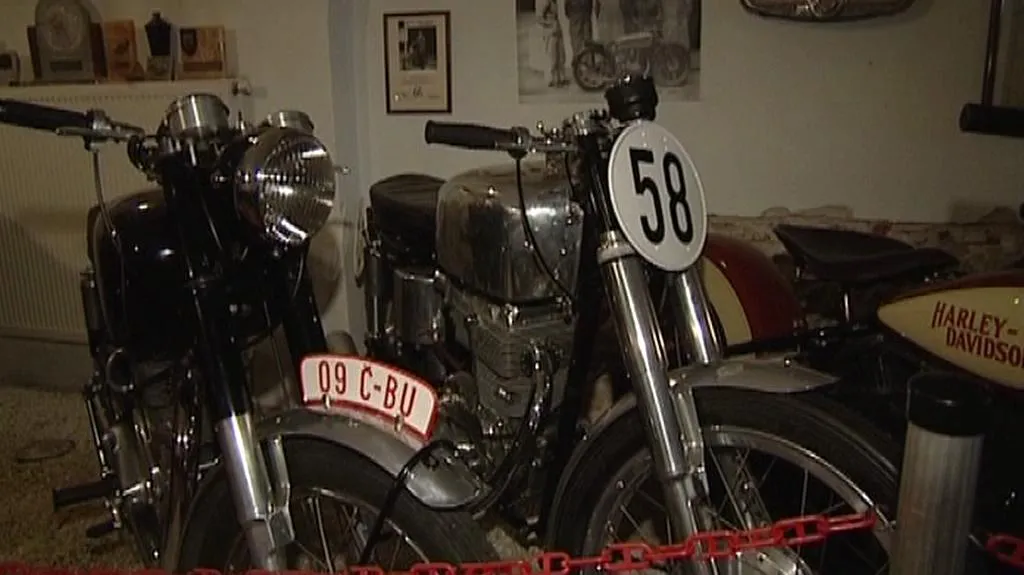 Závodní motocykl Hurikán