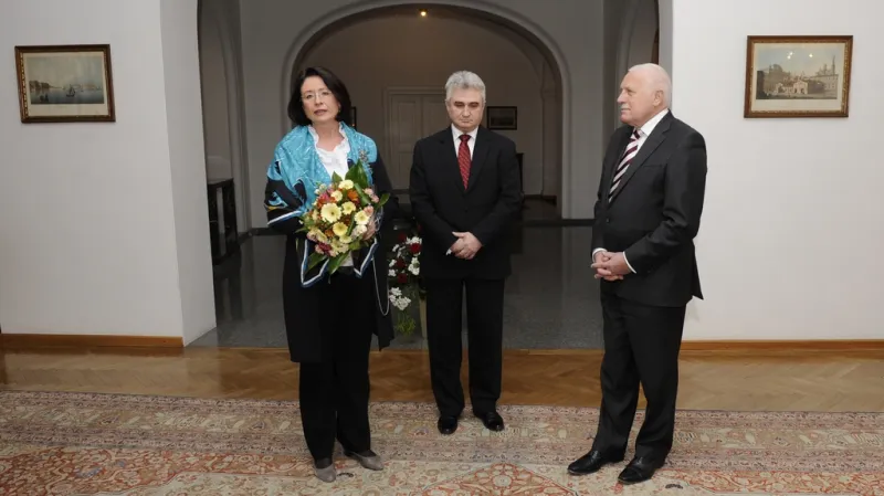 Němcová a Štěch při přivítání prezidentem