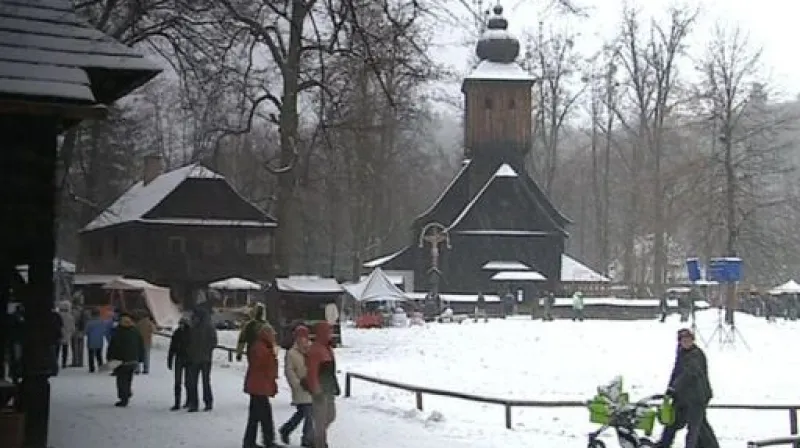 NO COMMENT: předvánoční jarmark v Rožnově pod Radhoštěm