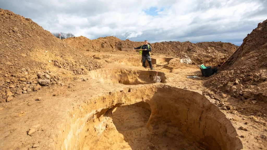 Archeologické vykopávky na D35