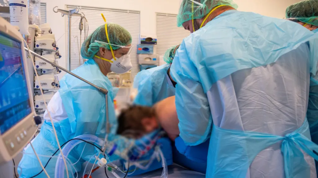 Pacient s covidem, ilustrační foto