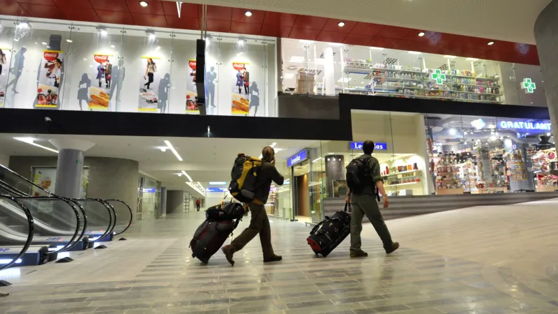 Obchody krátce po otevření části rekonstruované odbavovací haly