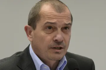Kyperská firma, od níž si půjčila Michalikova společnost, patřila jeho ženě. Slíbil, že informace o podnikání zveřejní