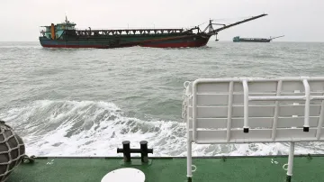 Čínské bagrovací lodě u Ma-cu