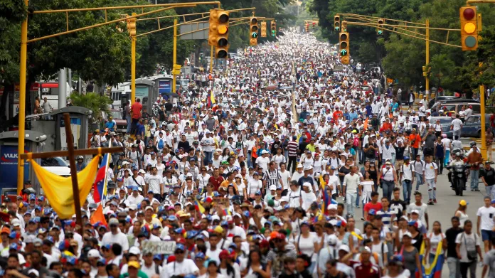 Mohutné opoziční protesty v Caracasu