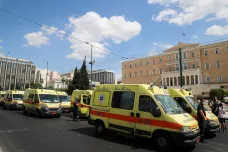 Sanitka v Řecku k mrtvé Češce dorazila dle záchranářů rychleji, než psal tisk