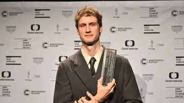 Za audiovizuální počin ocenění získal Tomáš Kotas, kameraman filmu Nahoře nebe, v dolině já