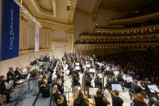 Česká filharmonie hraje v Carnegie Hall, už v půlce se tleskalo vestoje