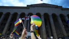 Protest v Gruzii proti zásahům na akci sexuálních menšin (snímek z roku 2021)