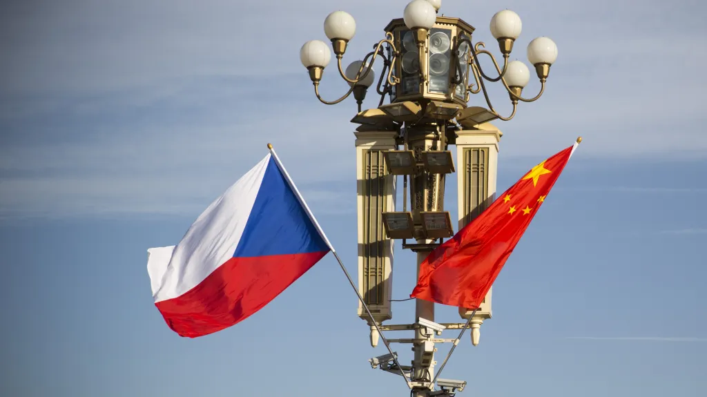 Česká a čínská vlajka