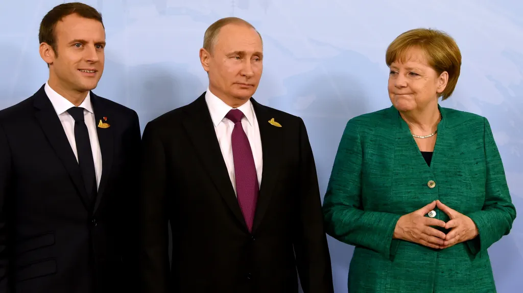 Emmanuel Macron, Vladimir Putin, Angela Merkelová