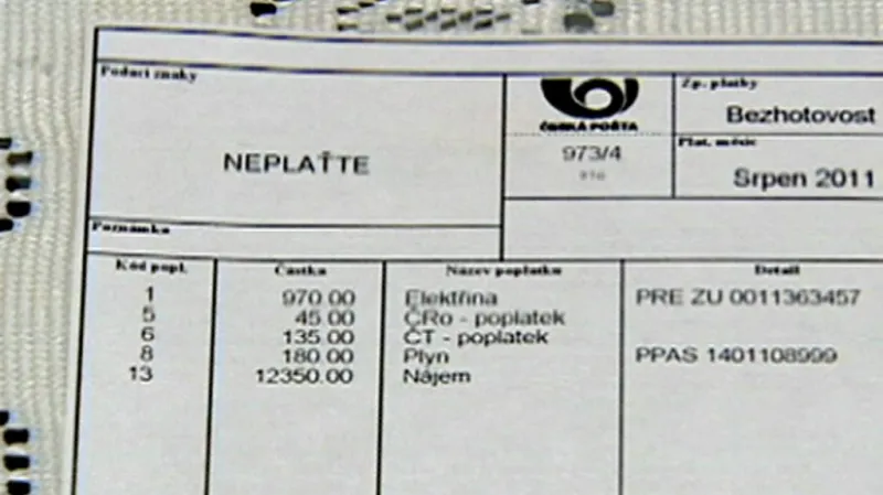 Chyba úřednice na Správě vojenského bytového fondu dostala do svízelné situace nájemníky armádních bytů.