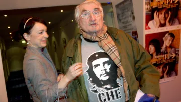 Pavel Landovský v tričku Ernesto "Che" Guevara