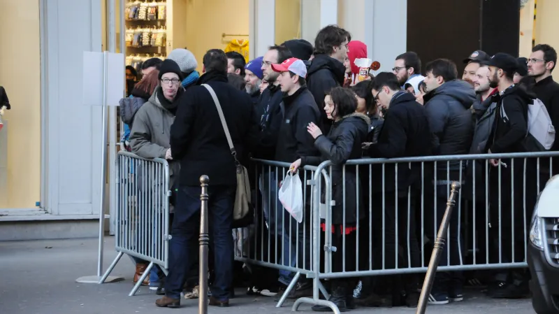 Fronta před pařížským koncertem Eagles of Death Metal