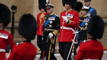 Británie se naposledy loučila s Alžbětou II., státní pohřeb sledovaly miliony lidí