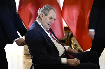 Česko za půl roku vystoupí z postsovětských mezinárodních bank. Návrh vlády podepsal Zeman