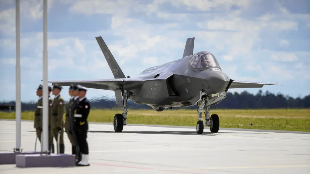 Polsko oficiálně převzalo své první stíhačky F-35