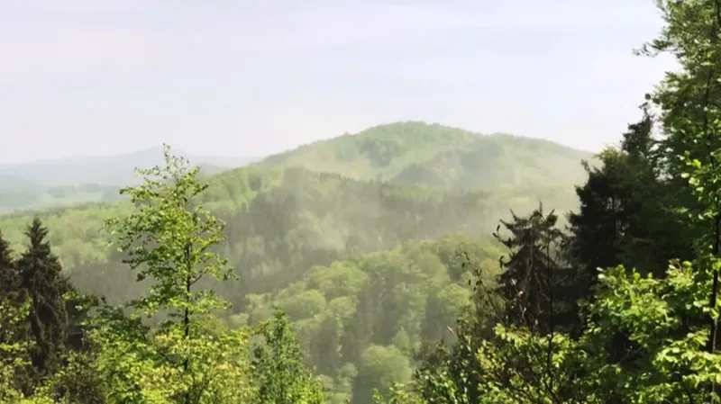 Pyl v posledních dnech zahalil celé Česko