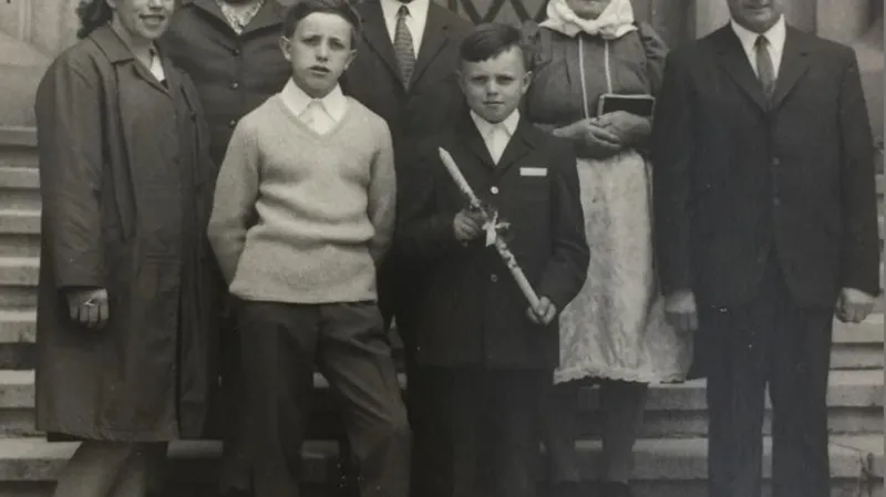 Josef Klečka s rodiči, syny a manželkou