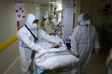 Pandemie ve světě: Lotyšsko zavádí lockdown a hlásí rekordní přírůstky, Rusko čeká pracovní volno