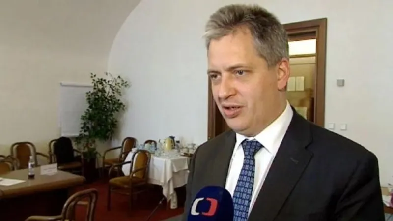 Výbor přijal úpravy služebního zákona