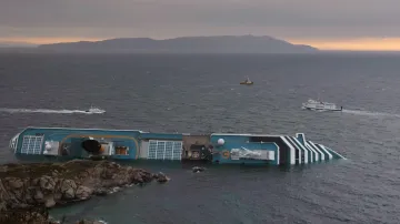 Havarovaná loď Costa Concordia